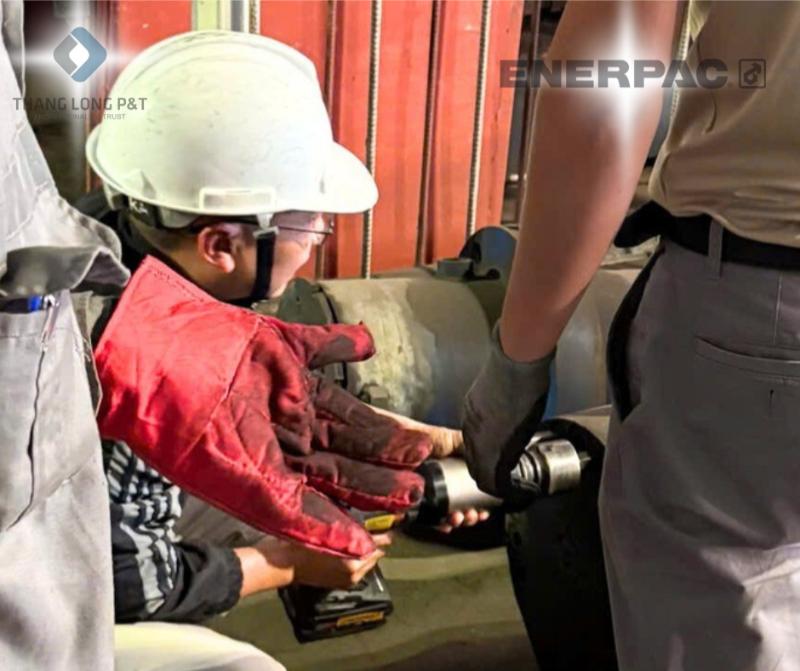 Cờ lê pin thủy lực Enerpac giải quyết triệt để vấn đề khách hàng gặp phải